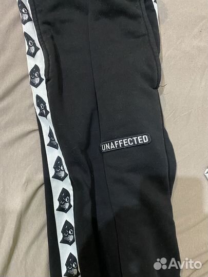 Штаны unaffected