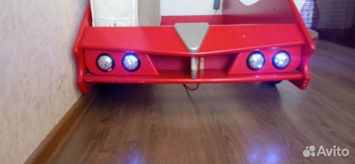 Кровать-машинка