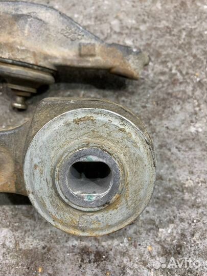 Рычаг передний нижний поперечный Mercedes W220