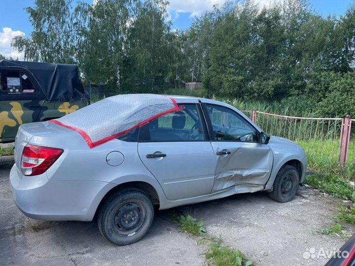 LADA Granta 1.6 МТ, 2018, битый, 52 000 км