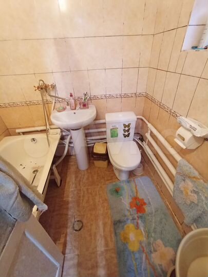 Комната 52 м² в 4-к., 1/1 эт.