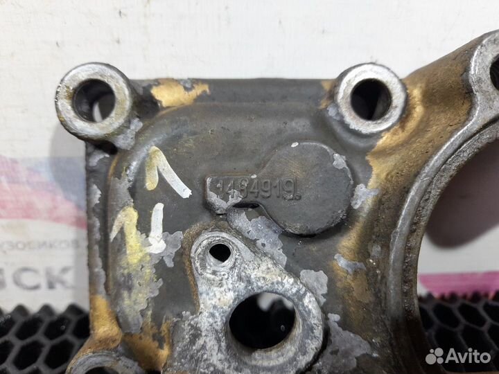 1484919 Корпус термостата