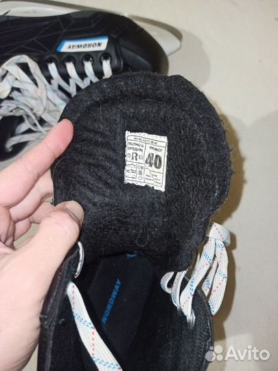 Коньки хоккейные