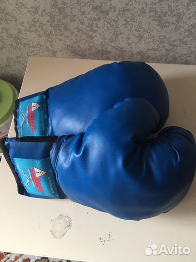 Боксерские перчатки
