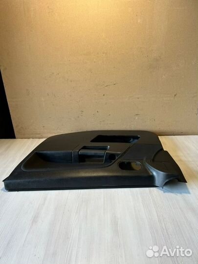 Обшивка двери передняя правая Ford Fusion CBK fyjb