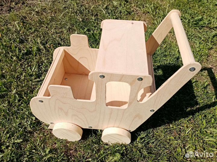 Деревянная машина каталка