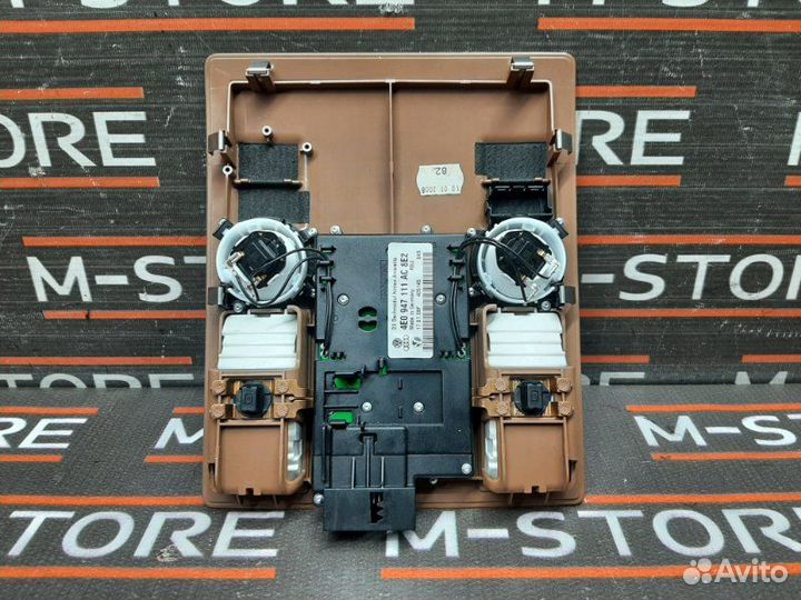 Плафон освещения задний Audi A8 4E/D3 BVJ 2008