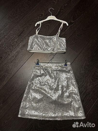 Костюм для девочки из пайеток