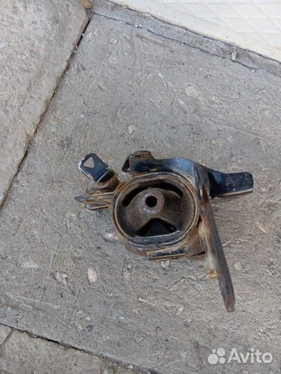 Запчасти на toyota avensis т250