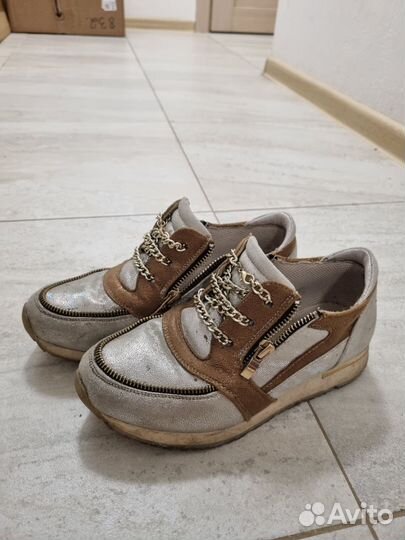 Необычные кроссовки 36 размер