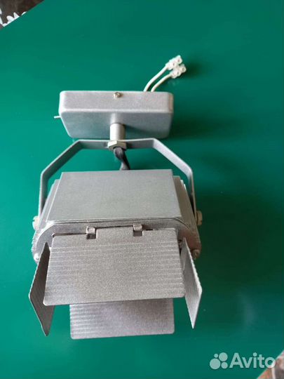 Прожектор галогеновый