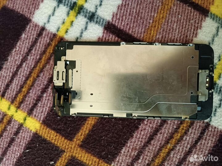 Телефон iPhone 6s