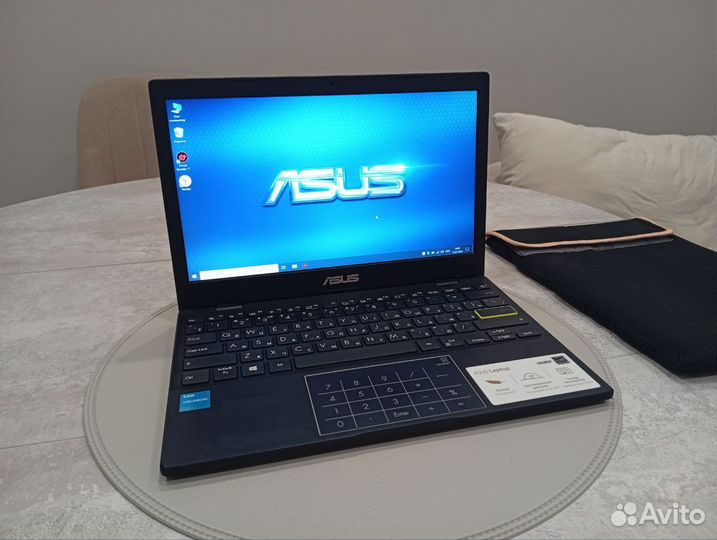 Современный ноутбук Asus 11.6