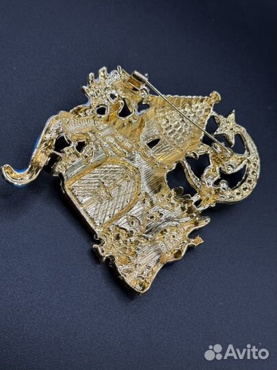 Брошь сказочная