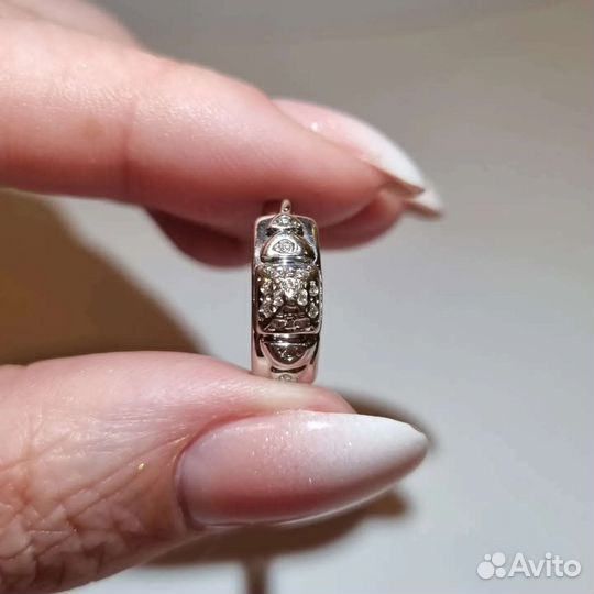 Золотые серьги с бриллиантами