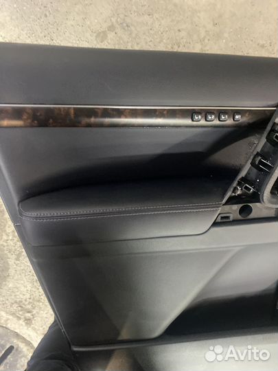 Обивка левой двери Toyota TLC 200 (2007-2015)