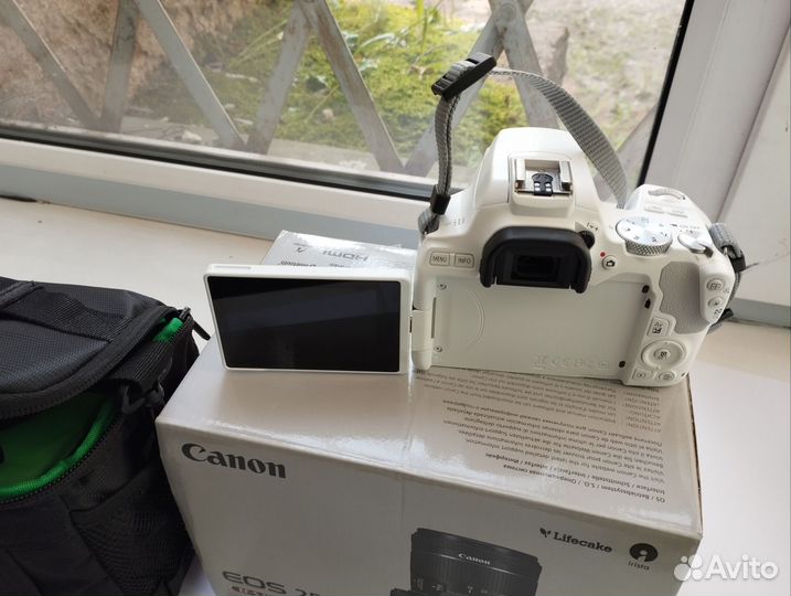 Canon eos 250d ef-s is stm kit