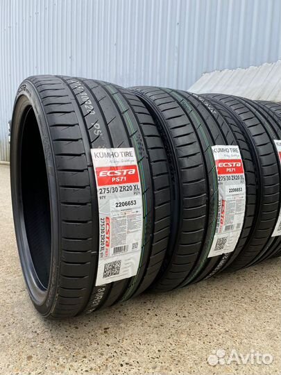 Kumho Ecsta PS71 245/35 R20 и 275/30 R20 97Y