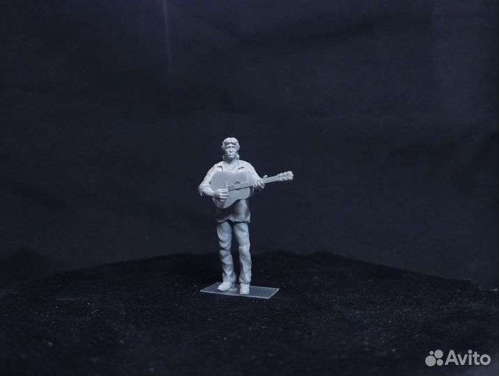 Виктор Цой фигурка