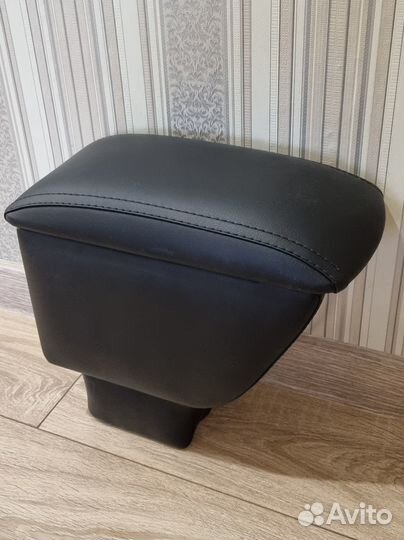 Подлокотник