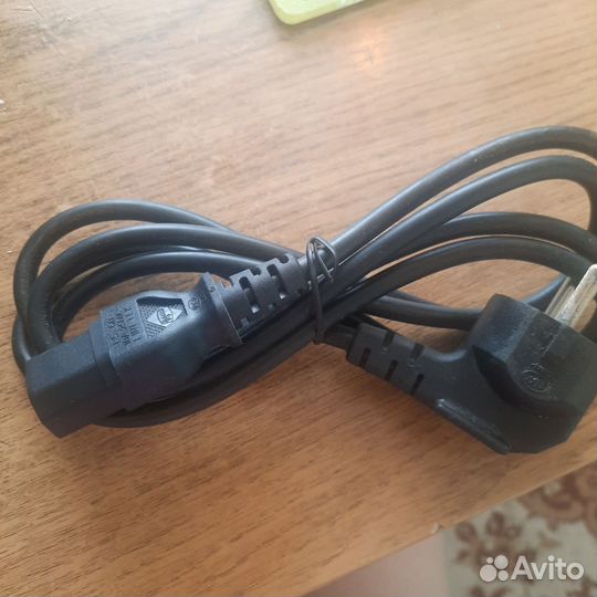 Кабель для компьютера