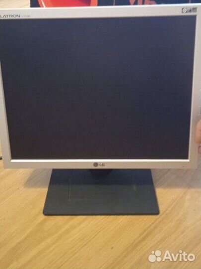 Монитор LG flatron L1719S