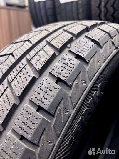 iLink Winter IL868 215/70 R16 147U