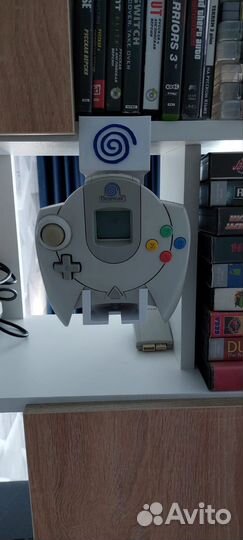 Держатель геймпада sega dreamcast на полку