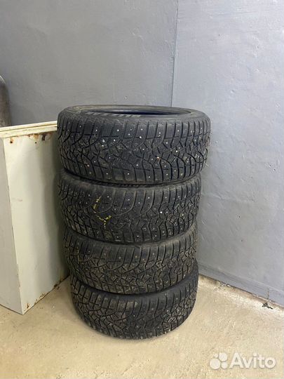 Bridgestone Blizzak Spike-02 SUV 275/50 R20