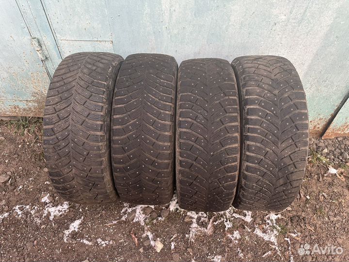 Michelin X-Ice North 4 205/55 R16