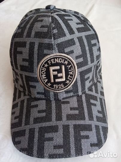 Бейсболка женская Fendi. Италия