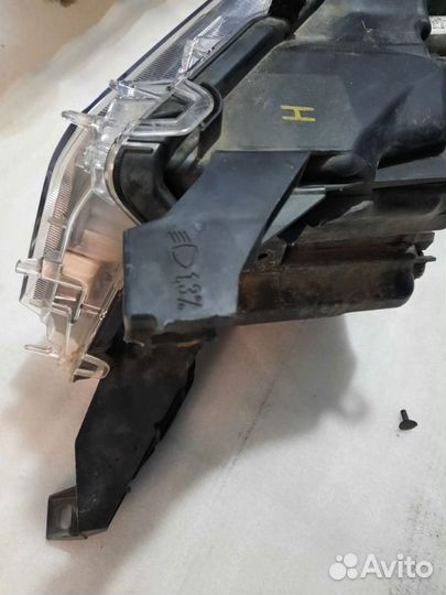 Фара передняя правая Toyota Land Cruiser Prado 150