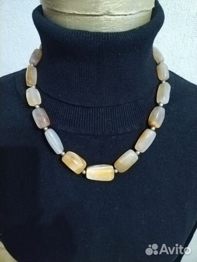 Бусы из натуральных камней