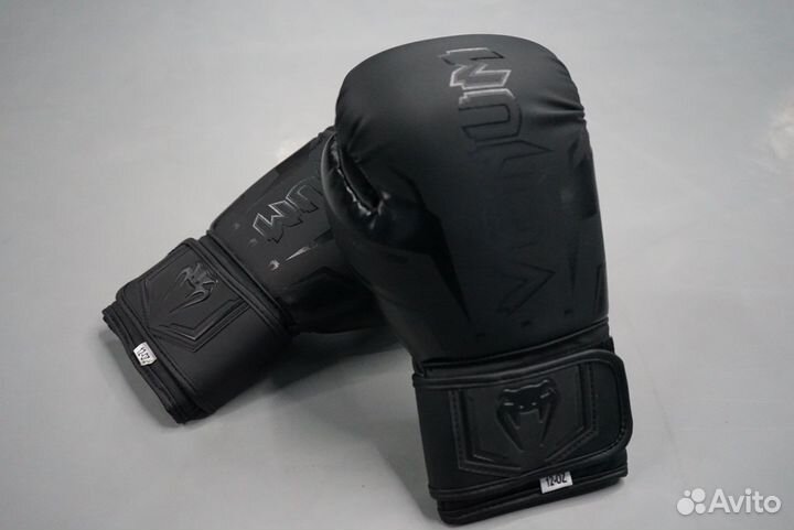 Комплект боксерский шлем и перчатки Venum elite