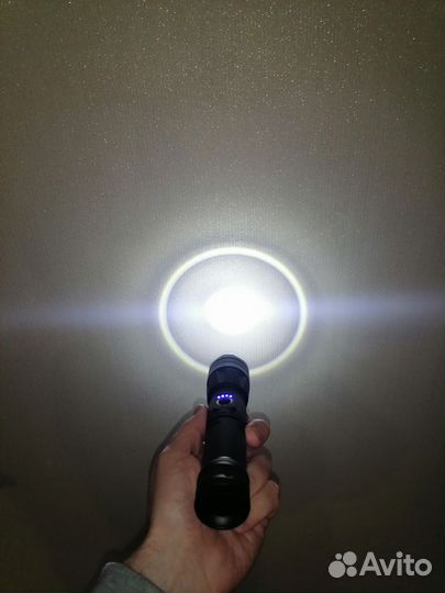 Фонарик светодиодный аккумуляторный
