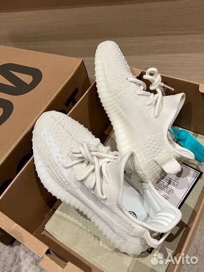 Кроссовки Adidas Yeezy Boost 350v2