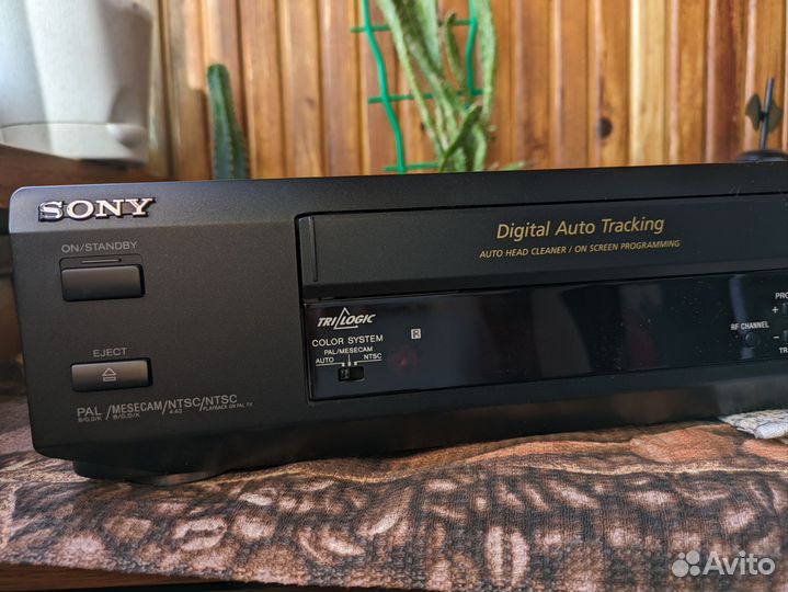 Видеомагнитофон Sony SLV-E170EE для кассет