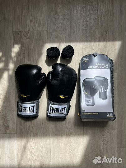 Боксерские перчатки 12 oz everlast