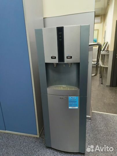 Кулер для воды напольный