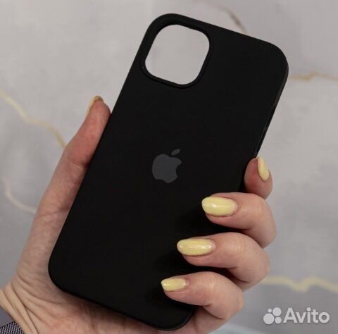 Силиконовый чехол на iPhone 13