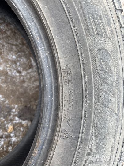 Dunlop SP Winter Ice 07 215/70 R16