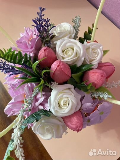 Подарок из мыльных цветов