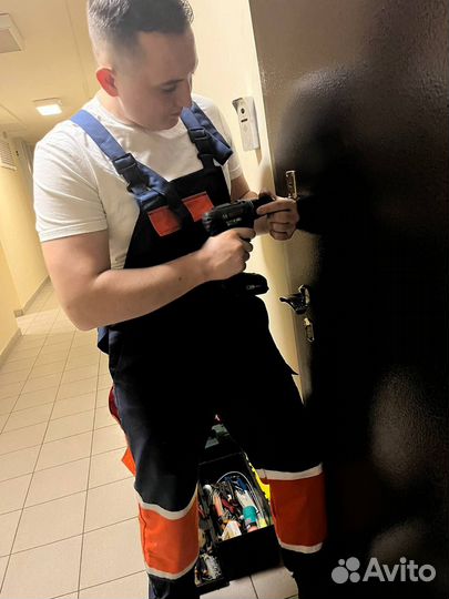 Вскрытие и замена дверных замков и авто