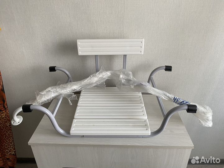 Сидение в ванную для купания