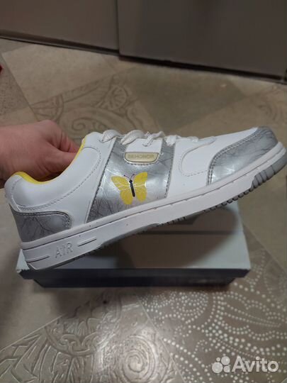 Кроссовки женские новые 40 размер