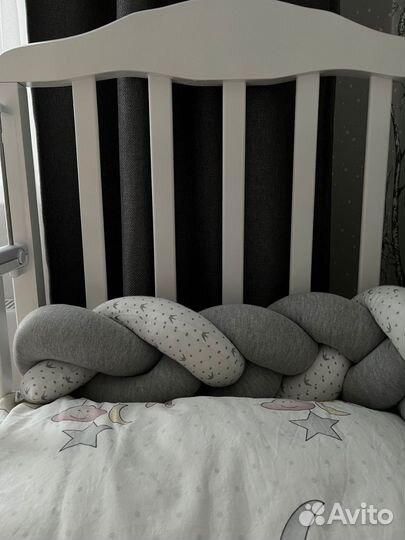 Мягкий бортик для детской кроватки