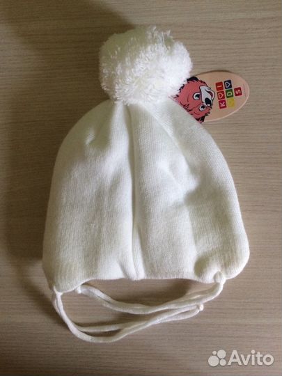 Шапка новая тёплая для девочки. Осень-весна