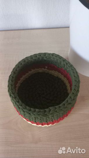 Вязаная корзинка бочонок