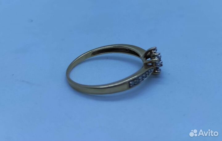 Золотое кольцо с бриллиантами