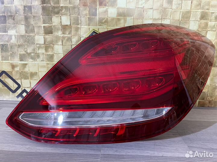 Фонарь задний правый W205 Mercedes 14-18 г
